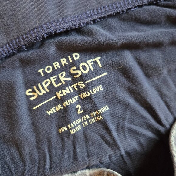 Torrid mini super soft button up blue distressed skirt size 2x NWT - Picture 2 of 7